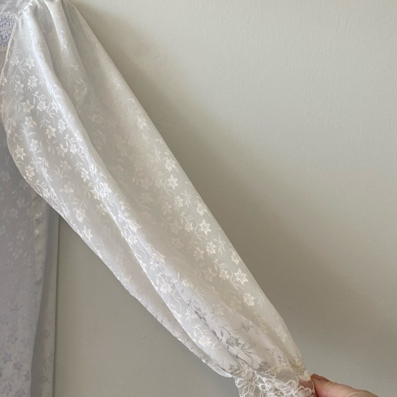 Set of two Oscar de la Renta long nightgowns black and white small - Picture 13 of 15